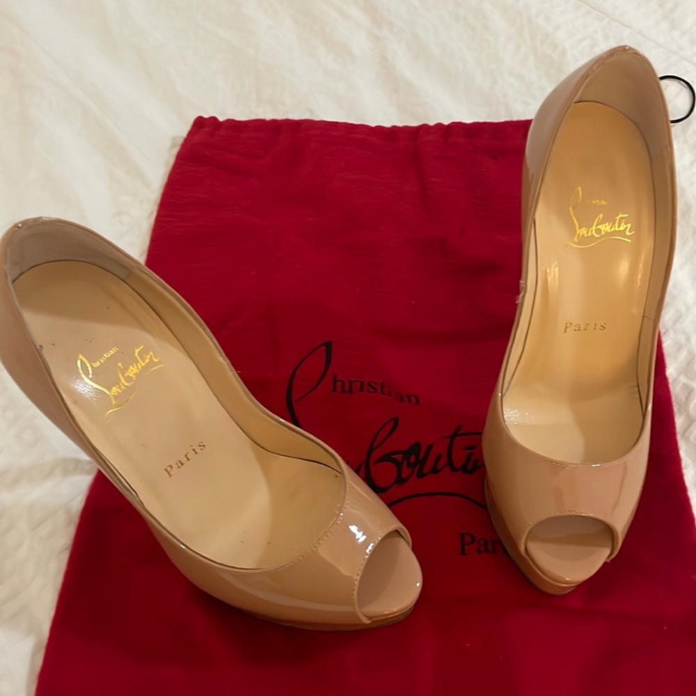 Christian louboutin authentic heels size 35 1/5